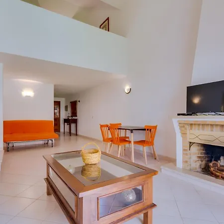 Дом отдыха Small 4pax -shared Pool @ Homesbyfc Албуфейра