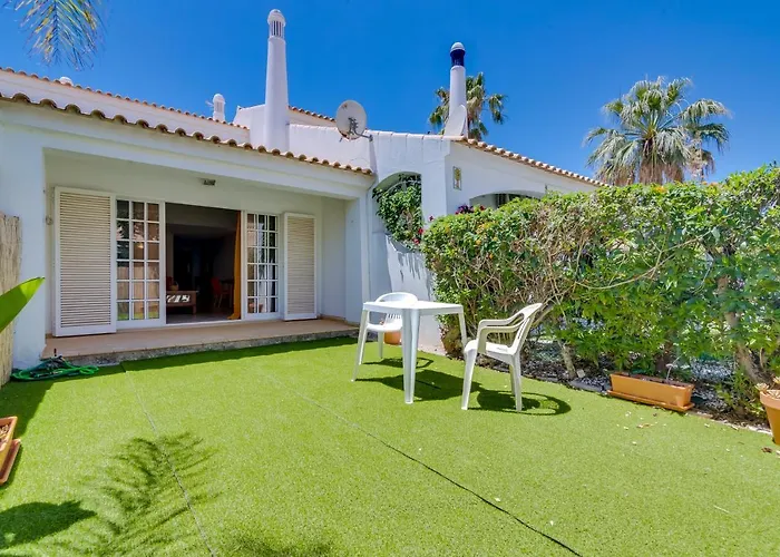 בית נופש Small 4pax -shared Pool @ Homesbyfc