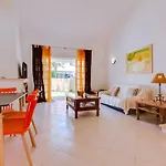 Small 4pax -shared Pool @ Homesbyfc Hébergement de vacances