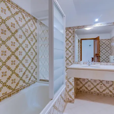 Holiday home Small 4pax -shared Pool @ Homesbyfc *
